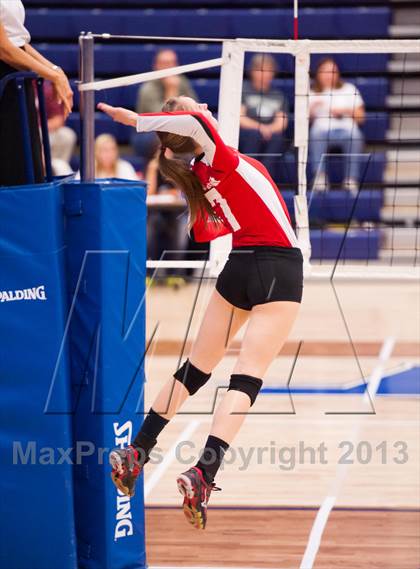 Thumbnail 2 in Columbine @ Regis Jesuit (Titan Classic) photogallery.