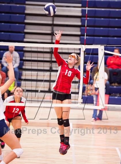 Thumbnail 2 in Columbine @ Regis Jesuit (Titan Classic) photogallery.