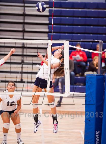 Thumbnail 3 in Columbine @ Regis Jesuit (Titan Classic) photogallery.
