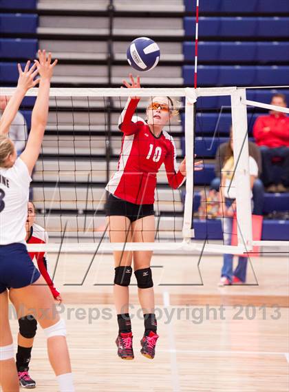 Thumbnail 3 in Columbine @ Regis Jesuit (Titan Classic) photogallery.