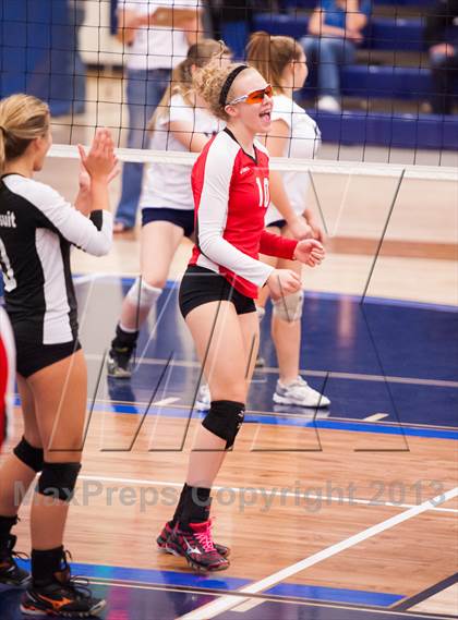 Thumbnail 2 in Columbine @ Regis Jesuit (Titan Classic) photogallery.