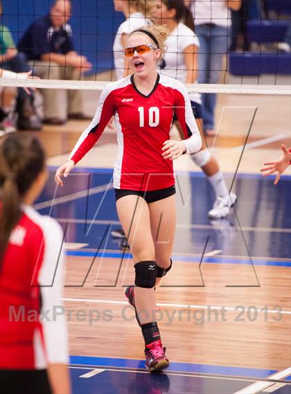 Thumbnail 3 in Columbine @ Regis Jesuit (Titan Classic) photogallery.