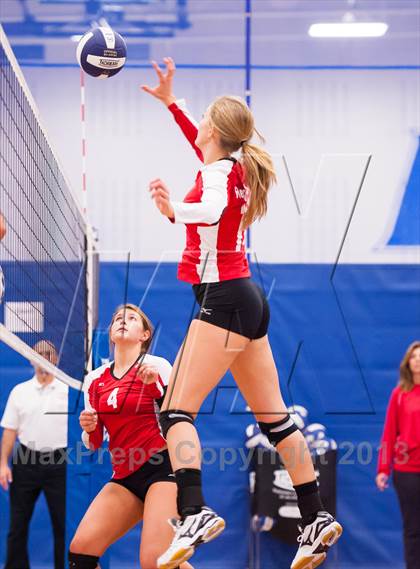 Thumbnail 2 in Columbine @ Regis Jesuit (Titan Classic) photogallery.