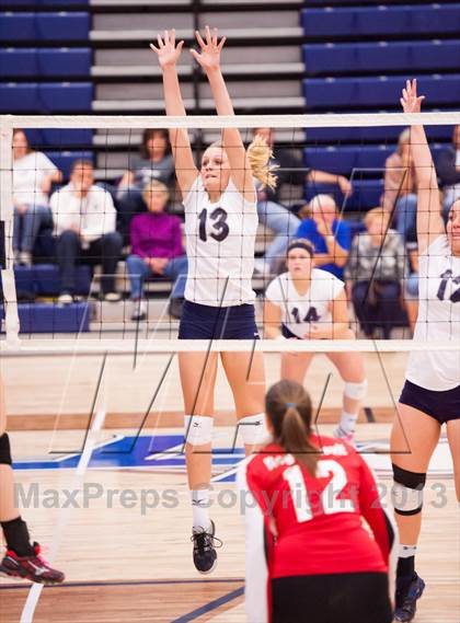Thumbnail 2 in Columbine @ Regis Jesuit (Titan Classic) photogallery.