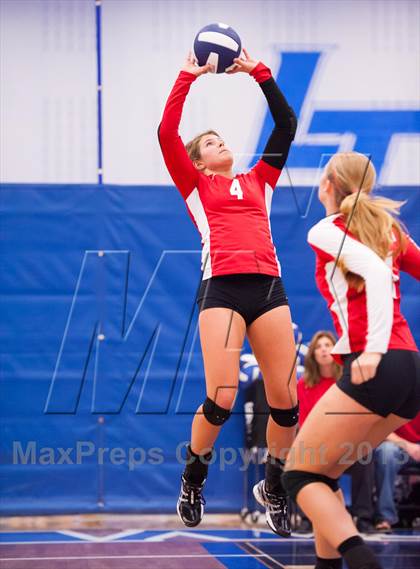 Thumbnail 1 in Columbine @ Regis Jesuit (Titan Classic) photogallery.