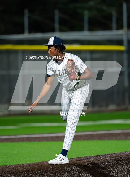 Thumbnail 2 in Tomball vs. Klein Collins photogallery.