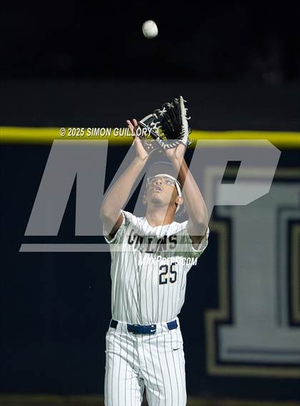 Thumbnail 3 in Tomball vs. Klein Collins photogallery.