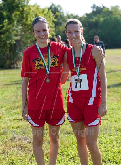 Thumbnail 2 in Lutheran South Invitational photogallery.
