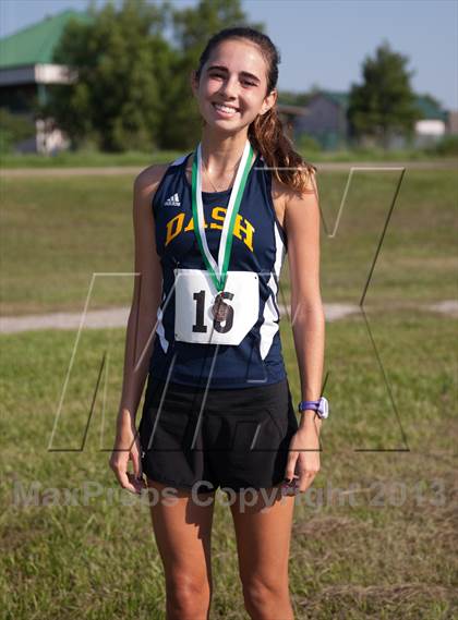 Thumbnail 2 in Lutheran South Invitational photogallery.