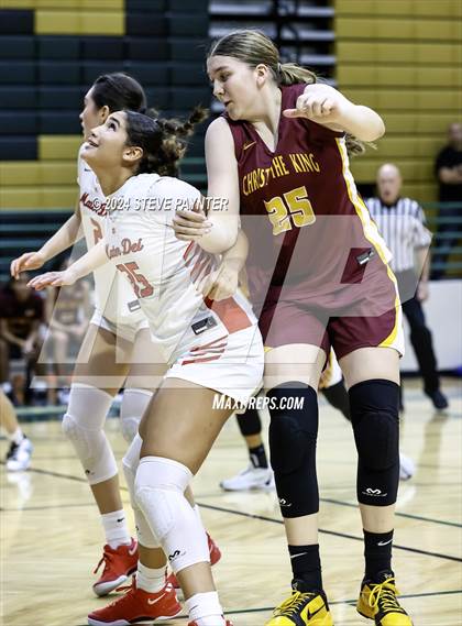 Thumbnail 1 in Mater Dei vs Christ the King (Nike TOC) photogallery.