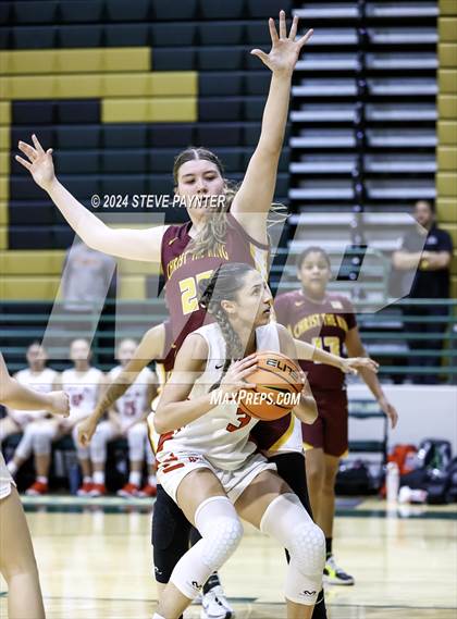 Thumbnail 2 in Mater Dei vs Christ the King (Nike TOC) photogallery.