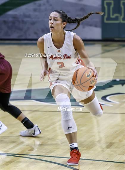 Thumbnail 3 in Mater Dei vs Christ the King (Nike TOC) photogallery.