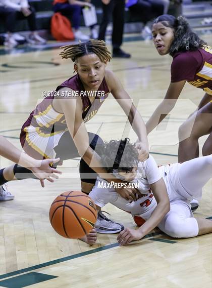 Thumbnail 2 in Mater Dei vs Christ the King (Nike TOC) photogallery.
