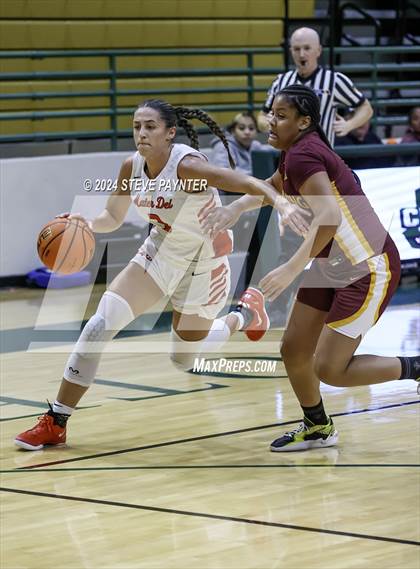 Thumbnail 1 in Mater Dei vs Christ the King (Nike TOC) photogallery.