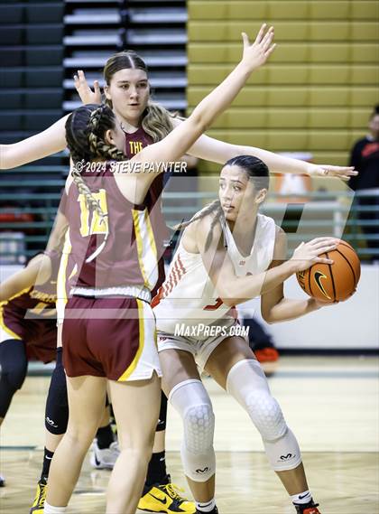 Thumbnail 3 in Mater Dei vs Christ the King (Nike TOC) photogallery.