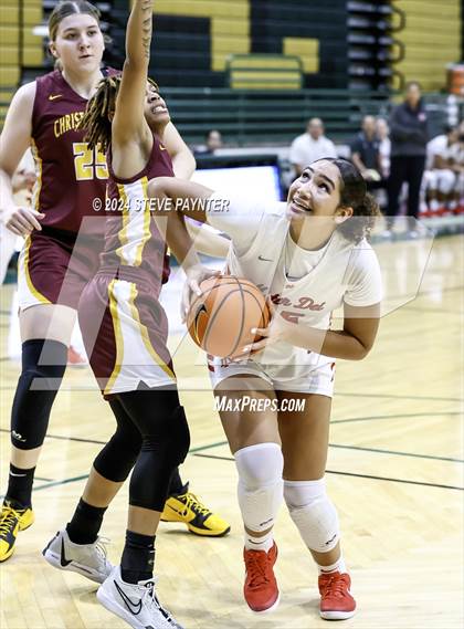 Thumbnail 2 in Mater Dei vs Christ the King (Nike TOC) photogallery.