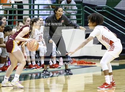 Thumbnail 2 in Mater Dei vs Christ the King (Nike TOC) photogallery.