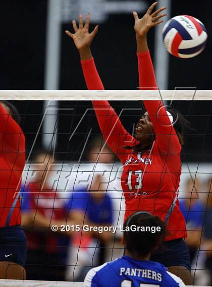 Thumbnail 3 in Boyd vs. Midlothian photogallery.