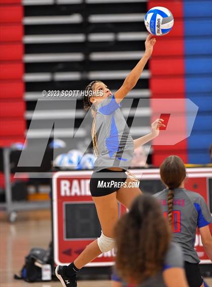 Thumbnail 1 in Overton @ McGavock photogallery.
