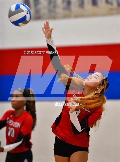 Thumbnail 1 in Overton @ McGavock photogallery.