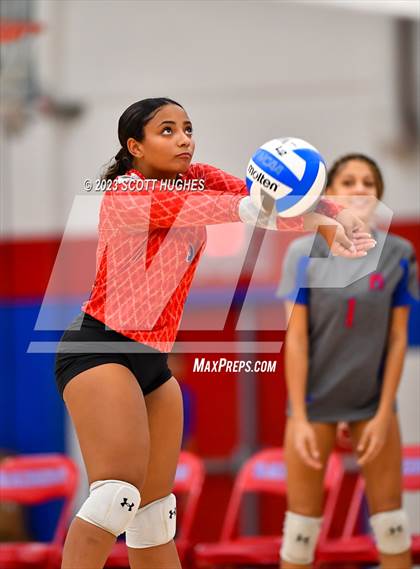 Thumbnail 1 in Overton @ McGavock photogallery.
