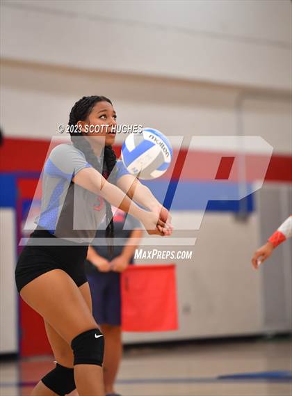 Thumbnail 2 in Overton @ McGavock photogallery.
