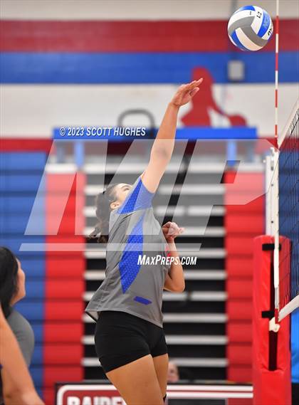 Thumbnail 2 in Overton @ McGavock photogallery.