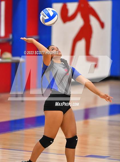 Thumbnail 2 in Overton @ McGavock photogallery.