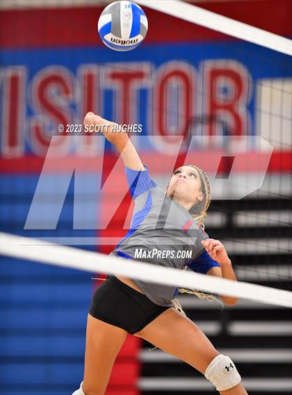 Thumbnail 2 in Overton @ McGavock photogallery.