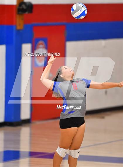 Thumbnail 2 in Overton @ McGavock photogallery.