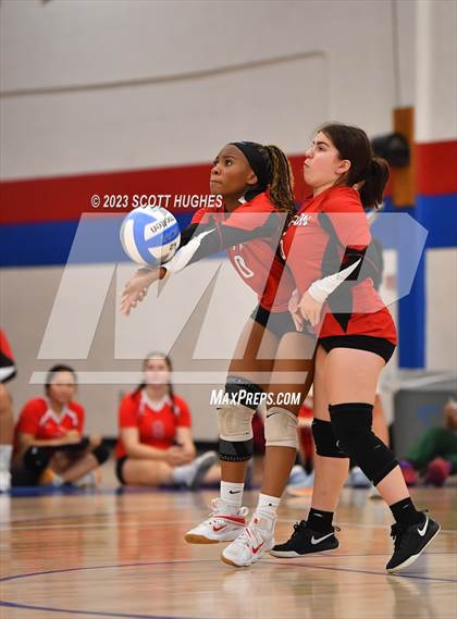 Thumbnail 2 in Overton @ McGavock photogallery.