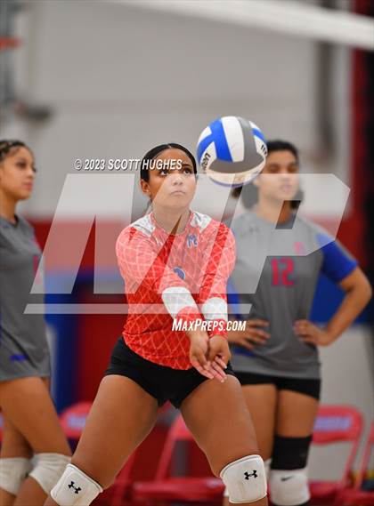 Thumbnail 2 in Overton @ McGavock photogallery.