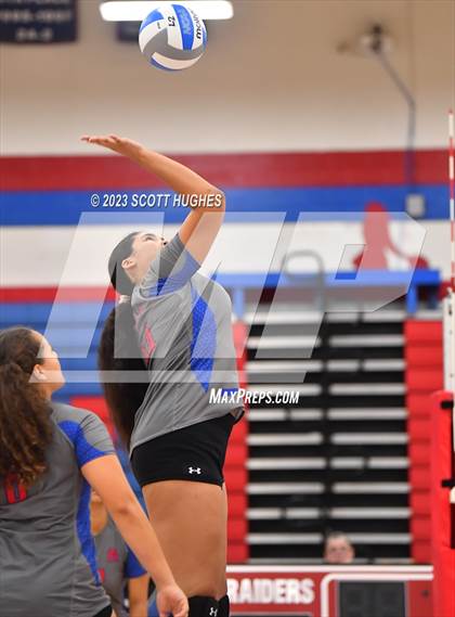 Thumbnail 2 in Overton @ McGavock photogallery.
