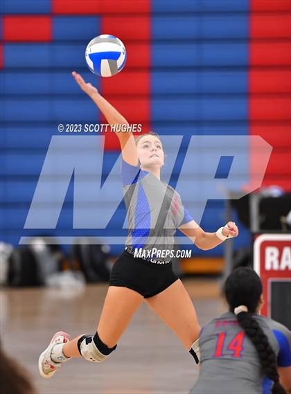 Thumbnail 2 in Overton @ McGavock photogallery.