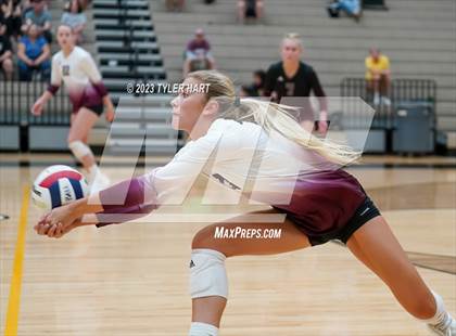 Thumbnail 3 in Seymour vs. Assumption photogallery.