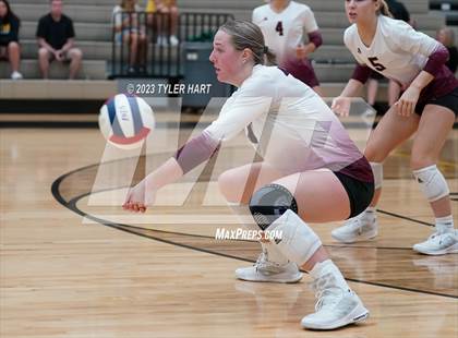 Thumbnail 1 in Seymour vs. Assumption photogallery.