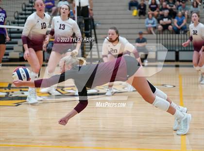 Thumbnail 1 in Seymour vs. Assumption photogallery.
