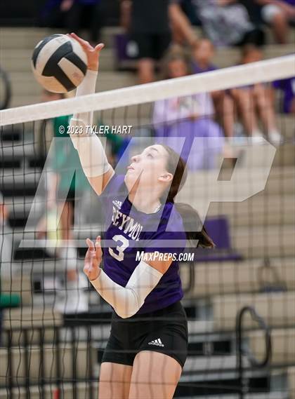 Thumbnail 2 in Seymour vs. Assumption photogallery.