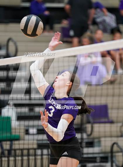 Thumbnail 3 in Seymour vs. Assumption photogallery.