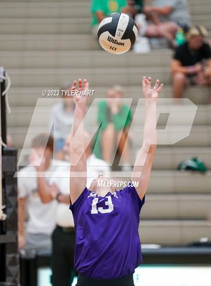 Thumbnail 2 in Seymour vs. Assumption photogallery.