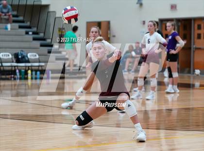 Thumbnail 2 in Seymour vs. Assumption photogallery.
