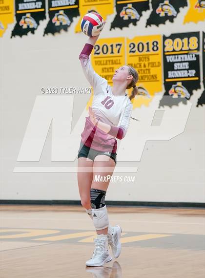Thumbnail 3 in Seymour vs. Assumption photogallery.