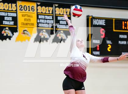 Thumbnail 2 in Seymour vs. Assumption photogallery.