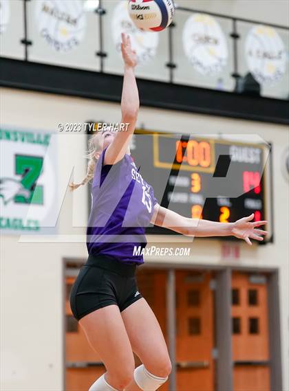 Thumbnail 1 in Seymour vs. Assumption photogallery.
