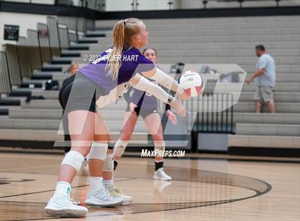 Thumbnail 2 in Seymour vs. Assumption photogallery.