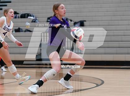 Thumbnail 3 in Seymour vs. Assumption photogallery.