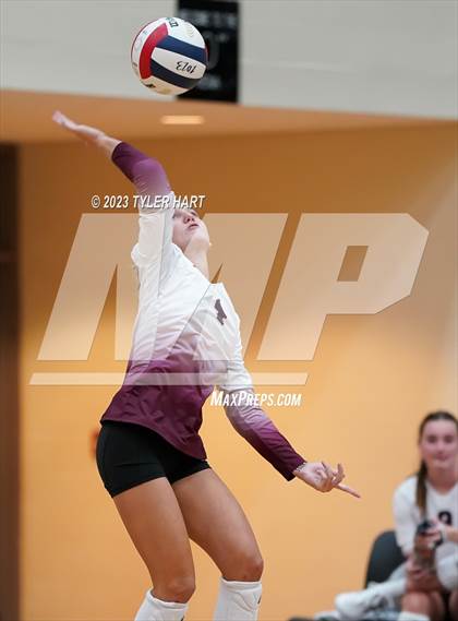 Thumbnail 1 in Seymour vs. Assumption photogallery.