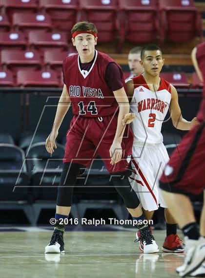 Thumbnail 2 in Rio Vista vs. Galt photogallery.