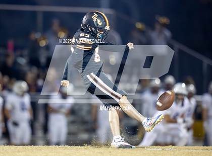 Thumbnail 1 in Sequatchie County vs Meigs County (3A second round) photogallery.