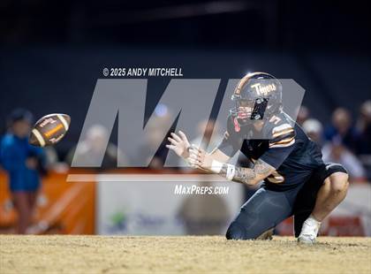 Thumbnail 2 in Sequatchie County vs Meigs County (3A second round) photogallery.
